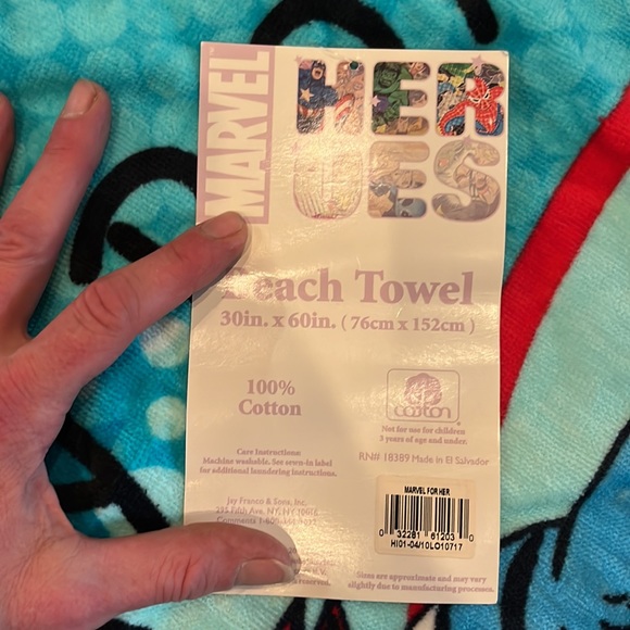 NWT Captain America Beach Towel, 30 x 60 inches - Picture 3 of 4